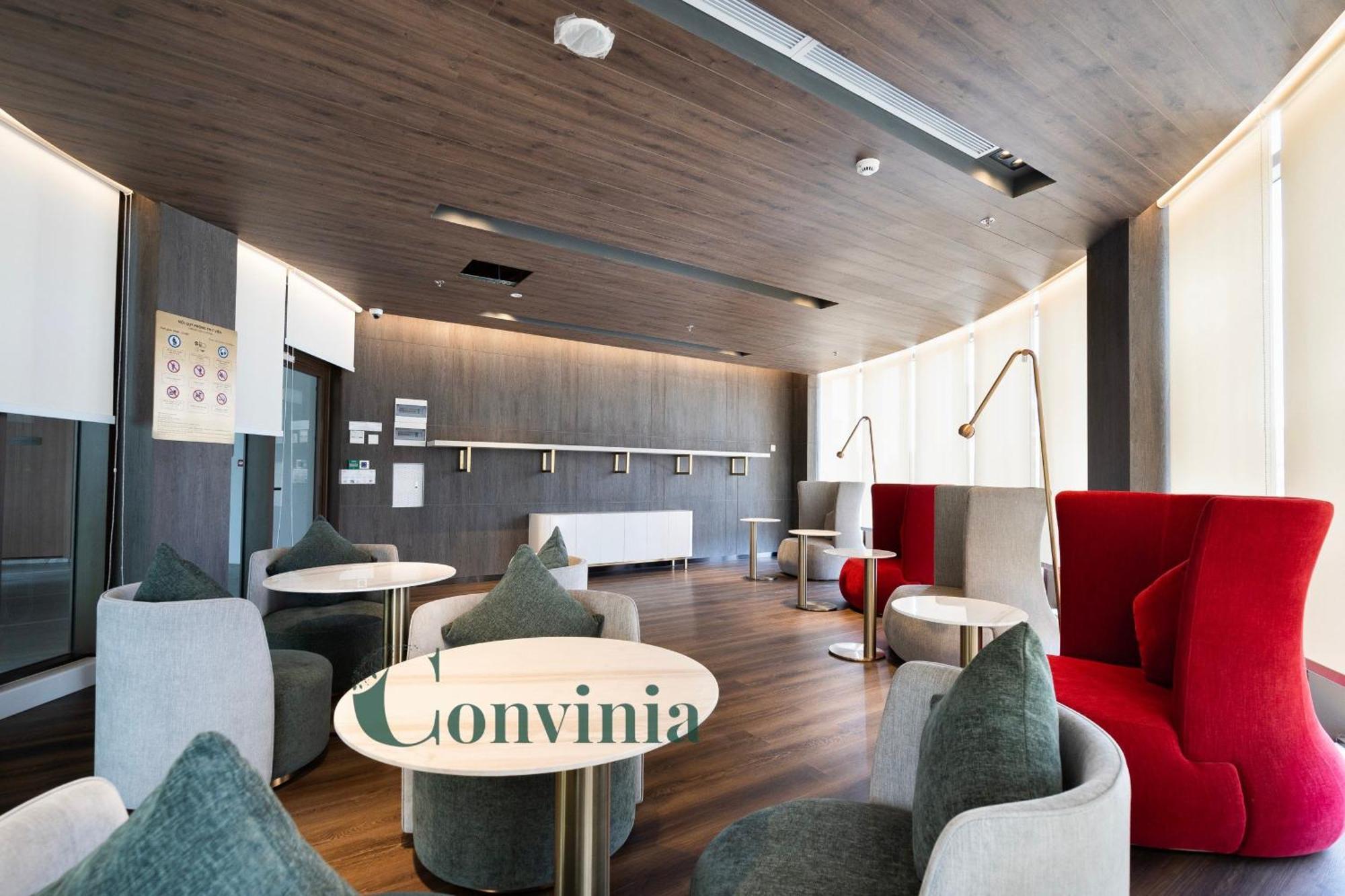 Cardinal Court By Convinia *