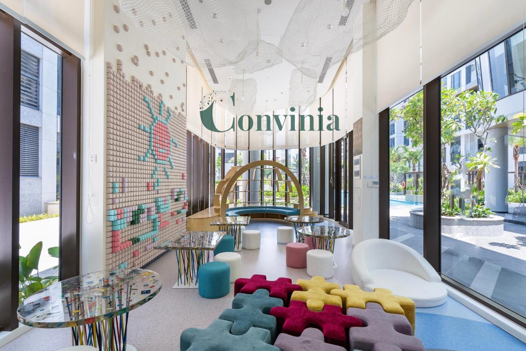Cardinal Court By Convinia *